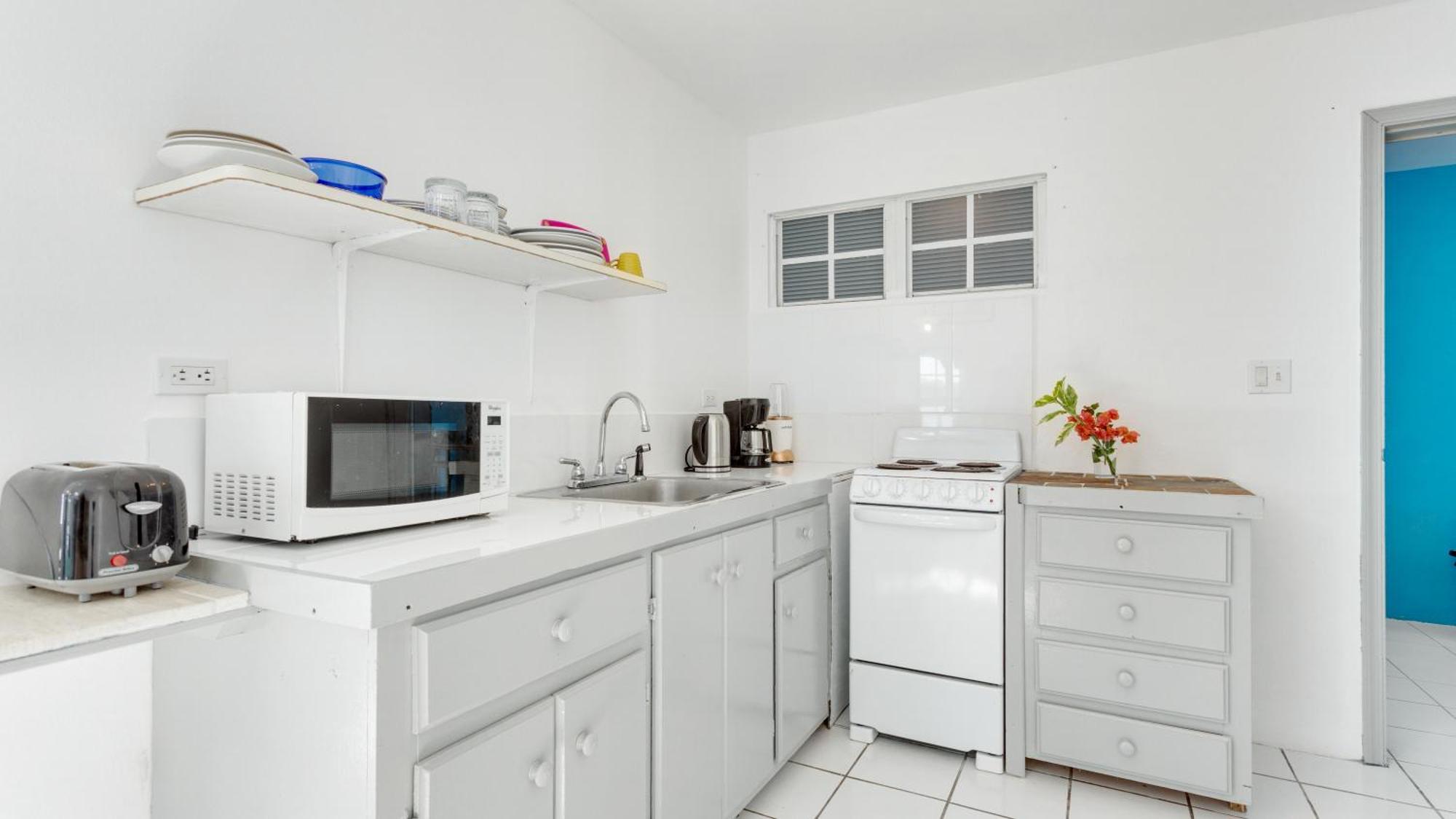 Edwards Guesthouse Sandy Ground Village Экстерьер фото