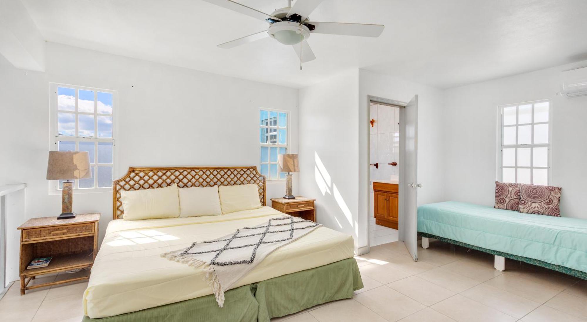 Edwards Guesthouse Sandy Ground Village Экстерьер фото
